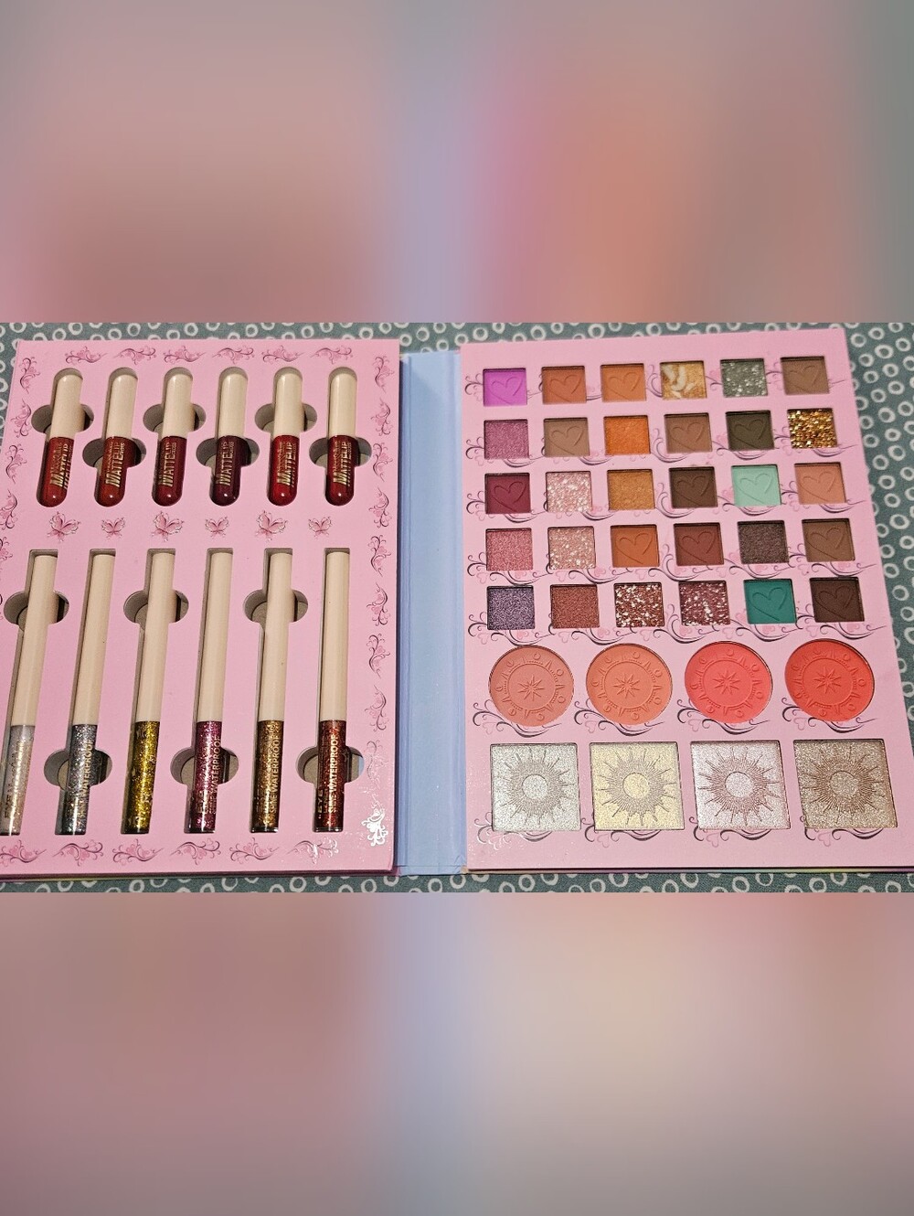 Women’s Makeup Palette Set with Lip Glosses and Eyeshadows